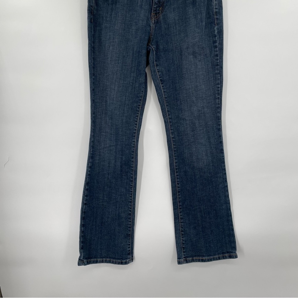 Levi's 515 Bootcut Jeans - Picture 2 of 11